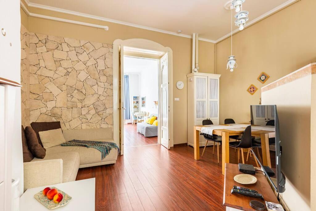 Annicku'S Stylish Budapest Apartment Екстер'єр фото